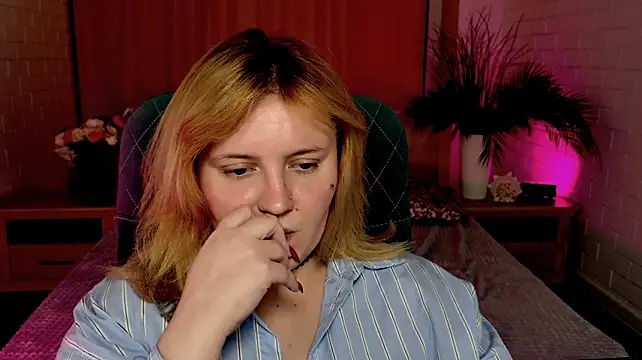 KathyBriggs stripchat live cam model