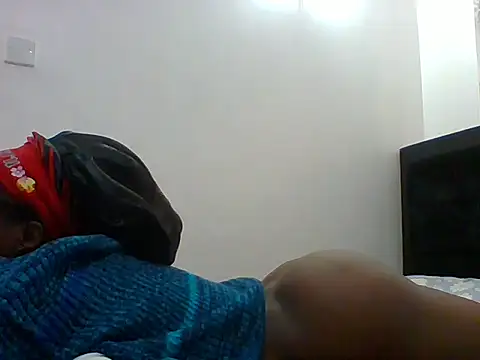 shantell_1 stripchat live cam model