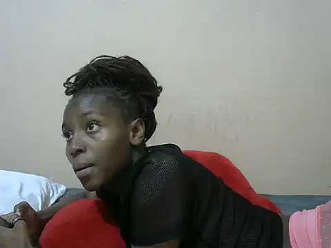 Sexytiny12 stripchat live cam model