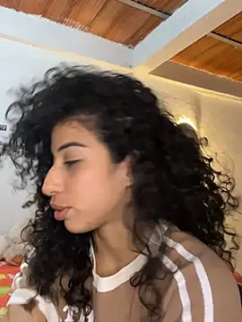 Miily_0 stripchat live cam model