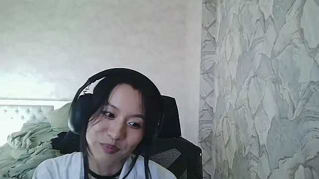 JacklynGingrich stripchat live cam model