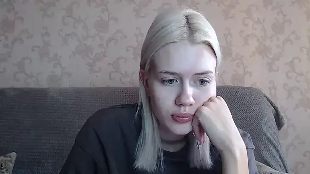 BlondyLedy stripchat live cam model