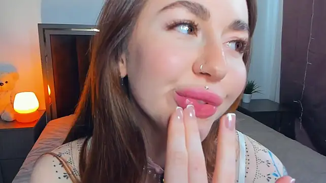 CarieHeu stripchat live cam model