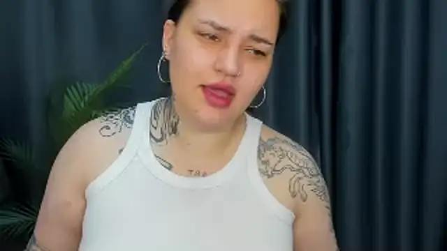 NikkiSummer stripchat live cam model