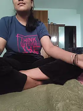 pallvi123 stripchat live cam model