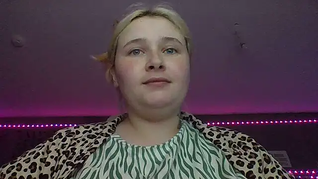 Light_Luna stripchat live cam model