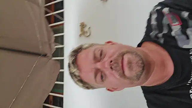 Trucker_Hunter stripchat live cam model