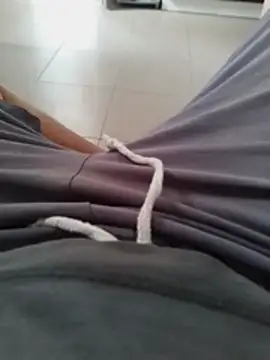 yur87 stripchat live cam model
