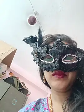 thanusi_2 stripchat live cam model