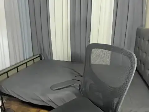 XTsUncutMargauxX stripchat live cam model