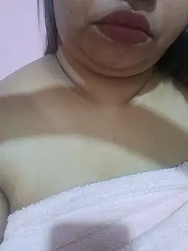 Ravina_patil1 stripchat live cam model