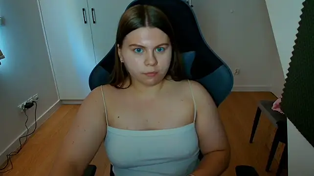 AbbyLuxee stripchat live cam model