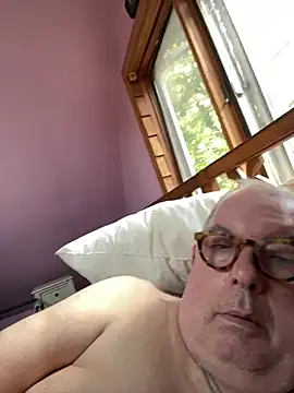 CharlieWeaver22 stripchat live cam model