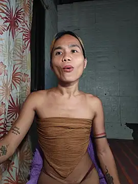 ZoeyisFIRE stripchat live cam model