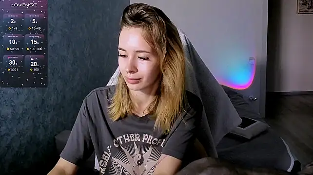 ZoyaMill stripchat live cam model