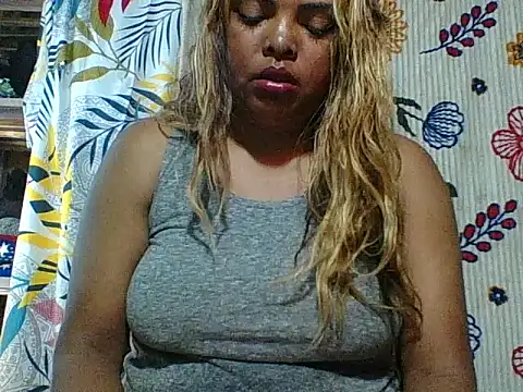 SEXY_METISE stripchat live cam model