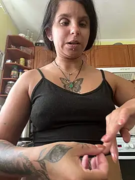 Brutecia2002 stripchat live cam model