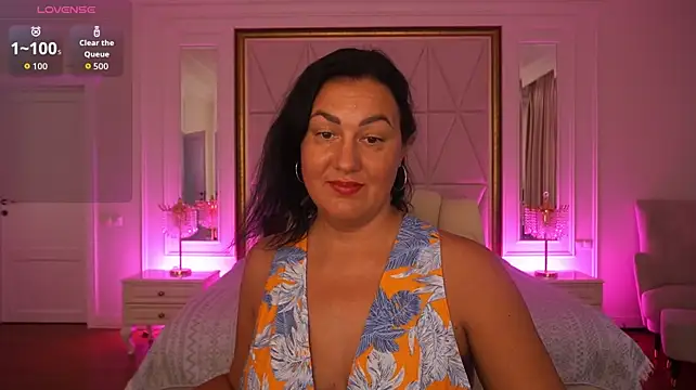 VelvetLuck stripchat live cam model