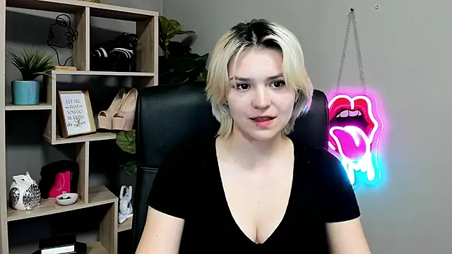 SweetLilyxo stripchat live cam model