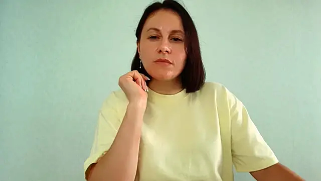 Inessa_beauty stripchat live cam model