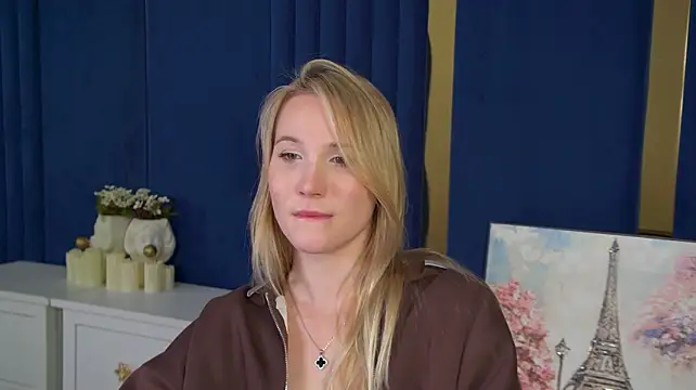 ElaraVoltage stripchat live cam model