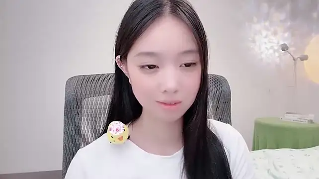 Yoyo33355 stripchat live cam model