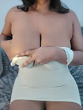 Sharifha stripchat live cam model