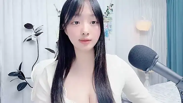 Winnie666999 stripchat live cam model