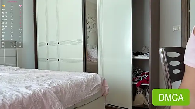JuliaPierce stripchat live cam model