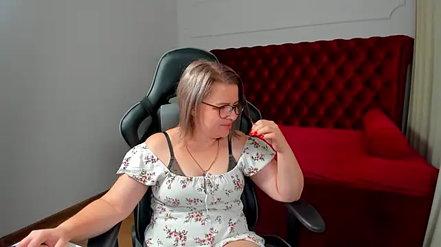 AdeleRavelle stripchat live cam model
