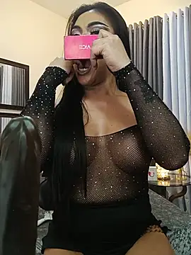 AluraXJhanson stripchat live cam model