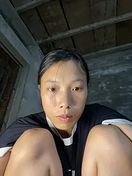 Glass-lyy stripchat live cam model