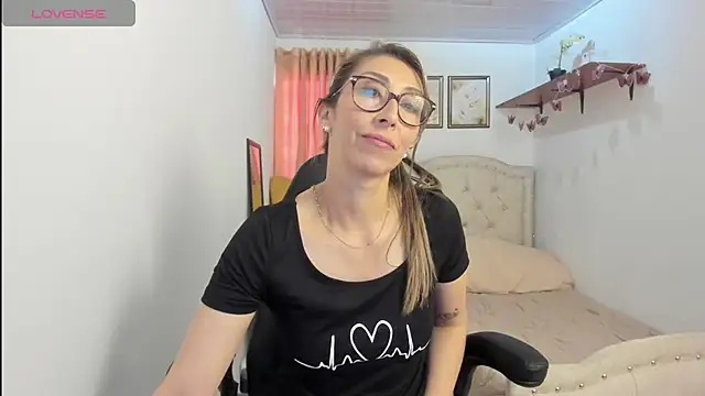 scarletfs stripchat live cam model