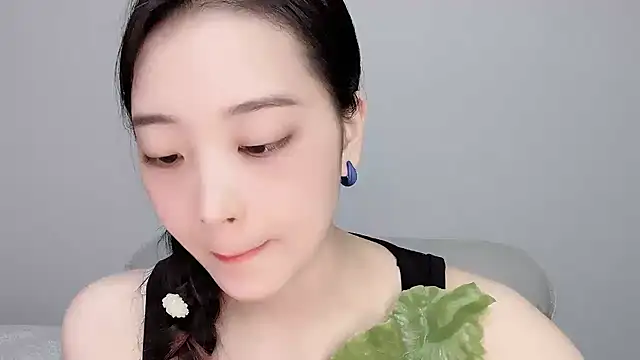 vera999- stripchat live cam model