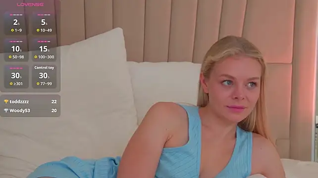 VictoriaHester stripchat live cam model