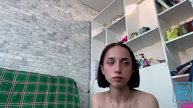 EmilyBlushy stripchat live cam model
