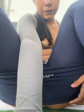 Sara-Castillo stripchat live cam model