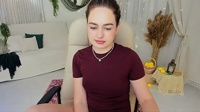 MiracleCurly stripchat live cam model