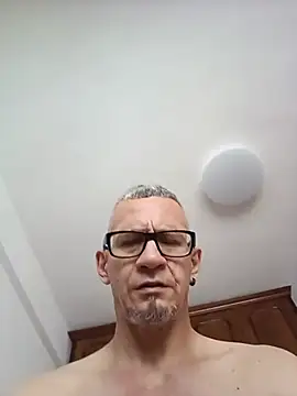 justobuen stripchat live cam model