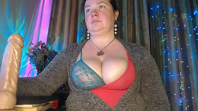 amorelara stripchat live cam model