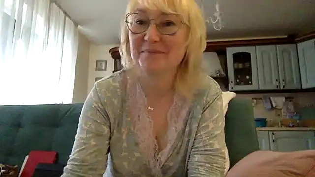 Zeyona stripchat live cam model