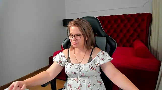AdeleRavelle stripchat live cam model