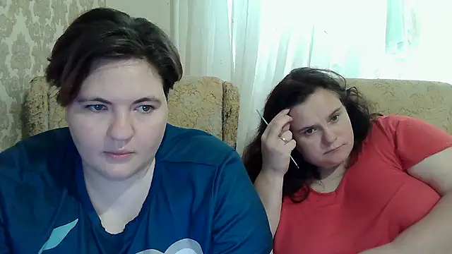 EmmaXKristall stripchat live cam model