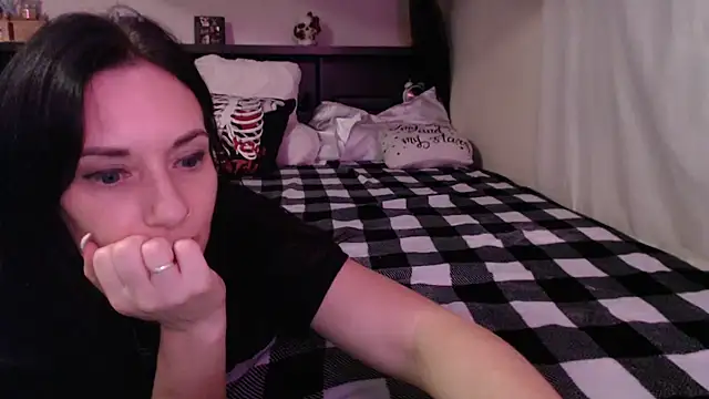 CrystalLake13 stripchat live cam model