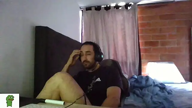 coolfriki stripchat live cam model
