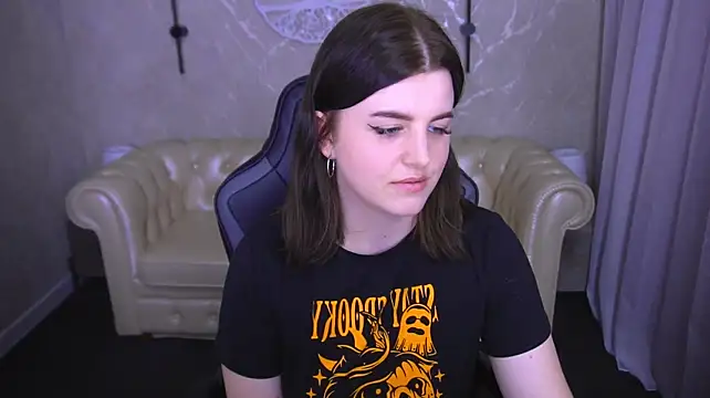 KristiFoxy stripchat live cam model