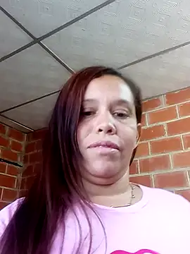 alexandra-queen stripchat live cam model