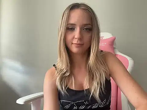 SisiBunny stripchat live cam model