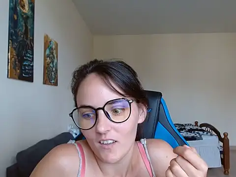 OliviaTheS stripchat live cam model
