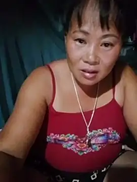 NyloveSquirt stripchat live cam model